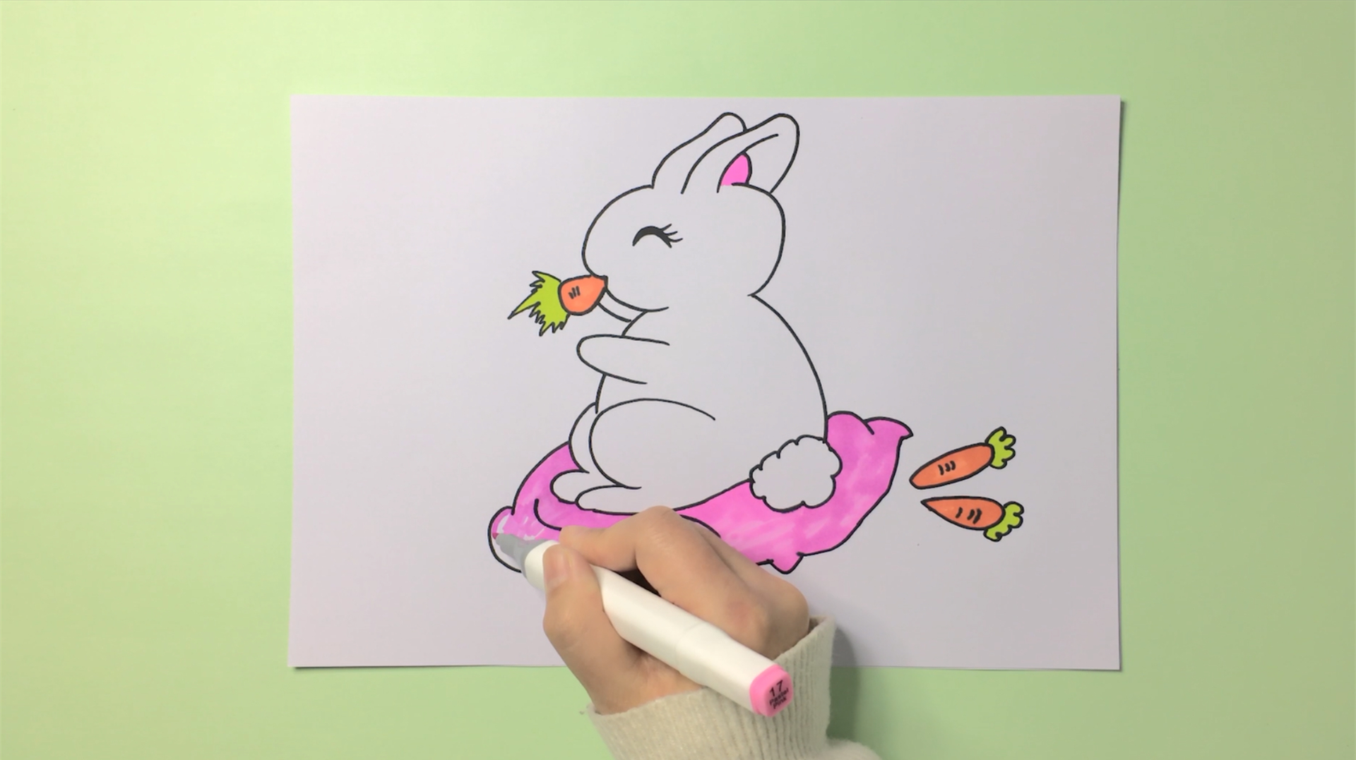 博卡简笔画:小兔子好可爱,在那吃胡萝卜,大家一起画兔子吧