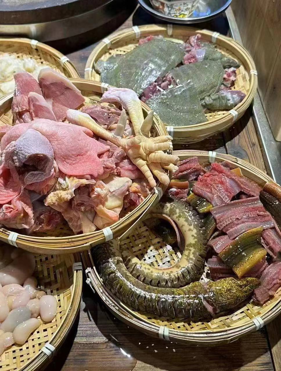安徽芜湖,霸王别姬佛跳墙3880一份,放的什么食材看看值不值!