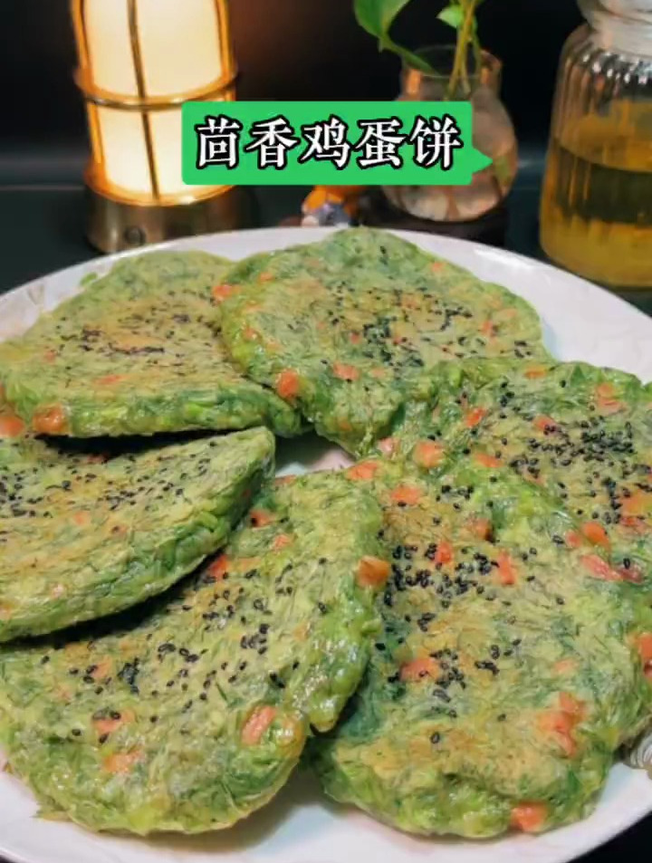 茴香鸡蛋饼做法,口感又软又香特别好吃