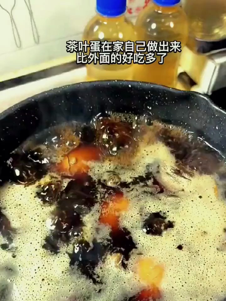 自己在家做出来的茶叶蛋比外面的好吃多了