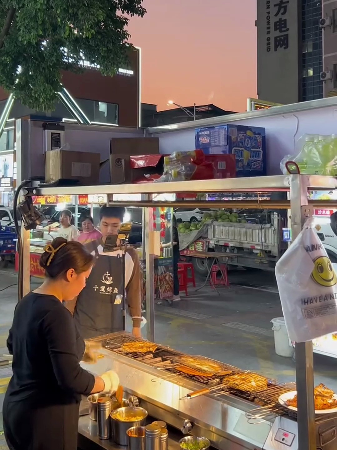 烤鱼摆地摊挣钱吗5