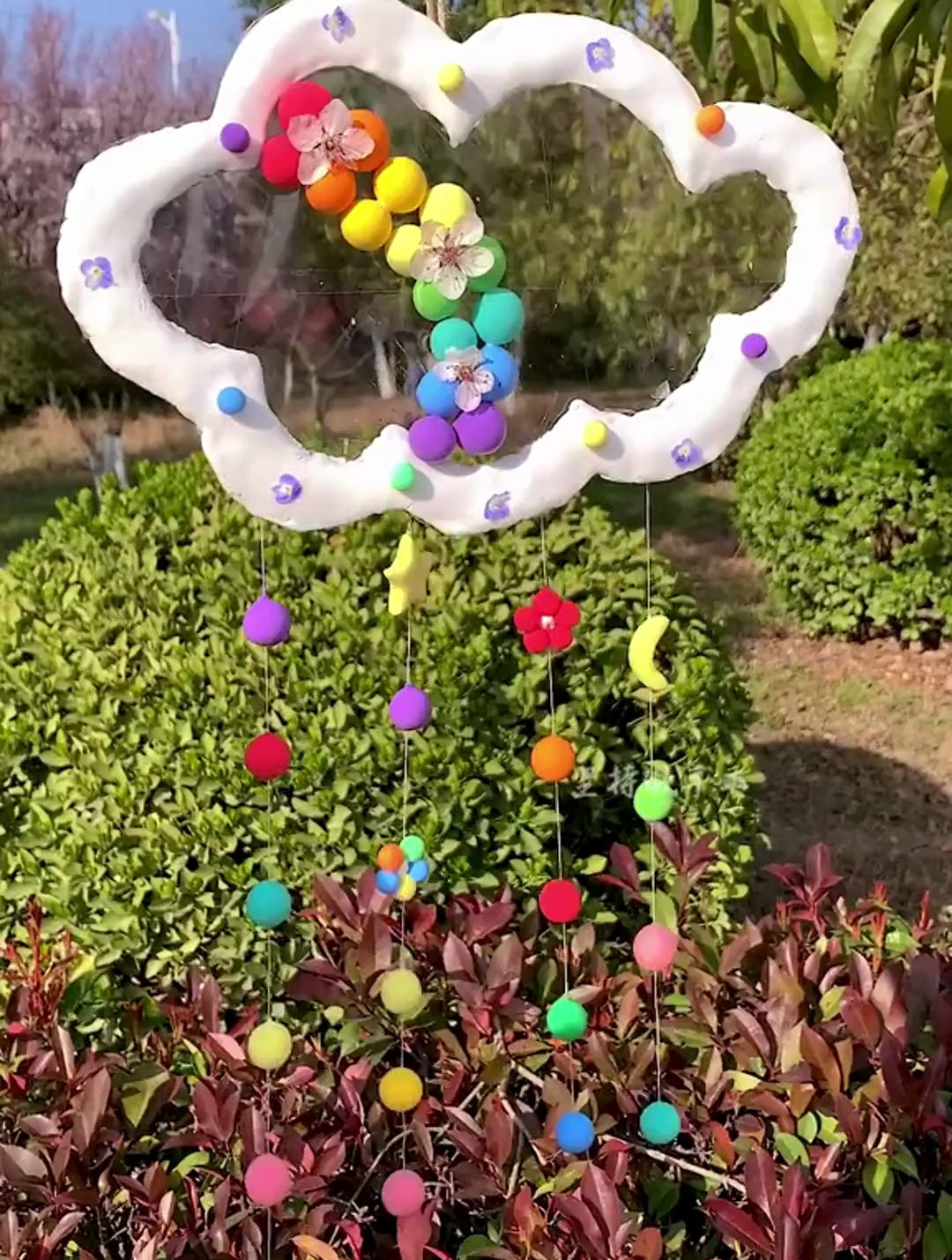 快递盒不要丢用,它加粘土就能做春天的云朵挂饰