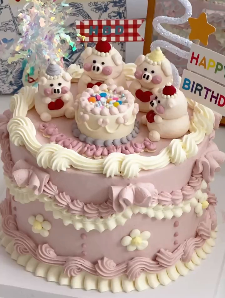 沉浸式做蛋糕_ 一家四口小猪猪,可可爱爱古灵精怪～