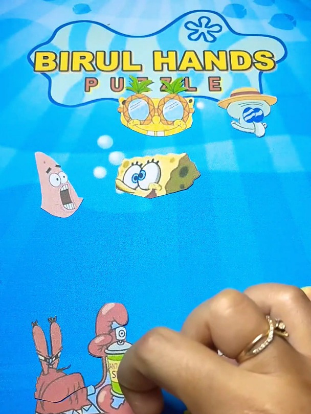 拼图:戴眼镜的海绵宝宝和蟹老板