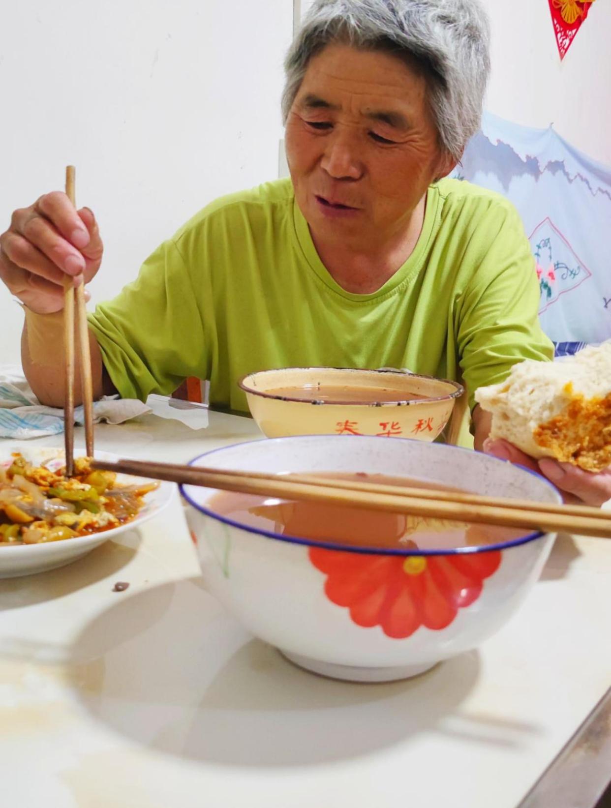 炒西红柿鸡蛋洋葱