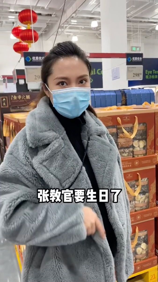 69 张教官生日要到了,花姐“精心”准备了一大桌饭菜……