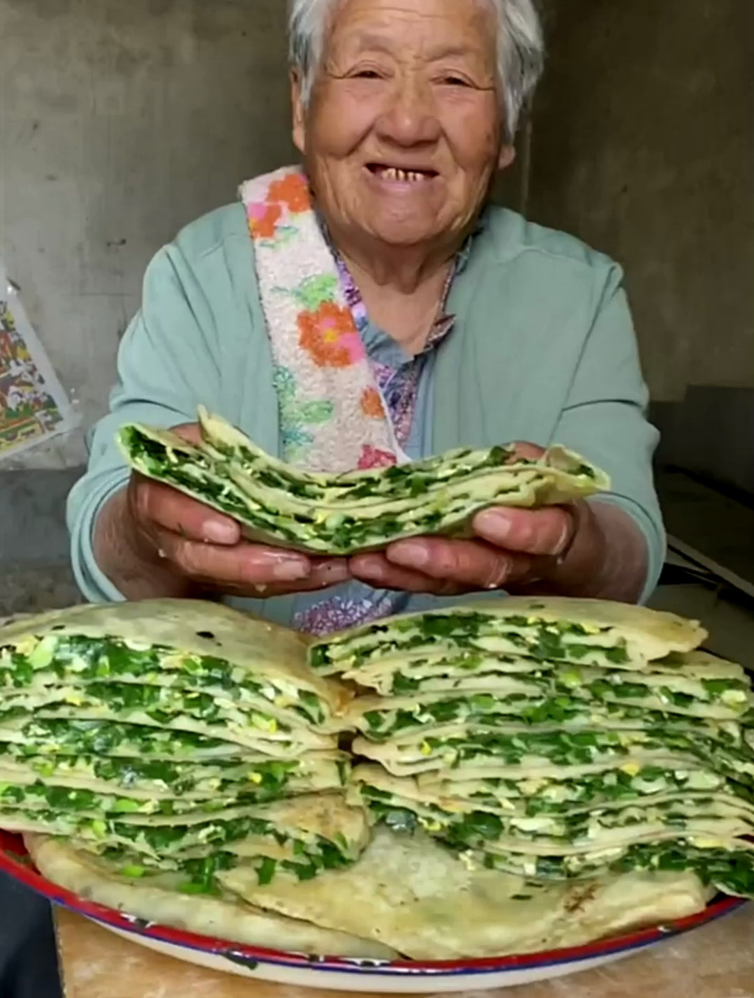 韭菜馅饼做法简单,主要味道特别棒!