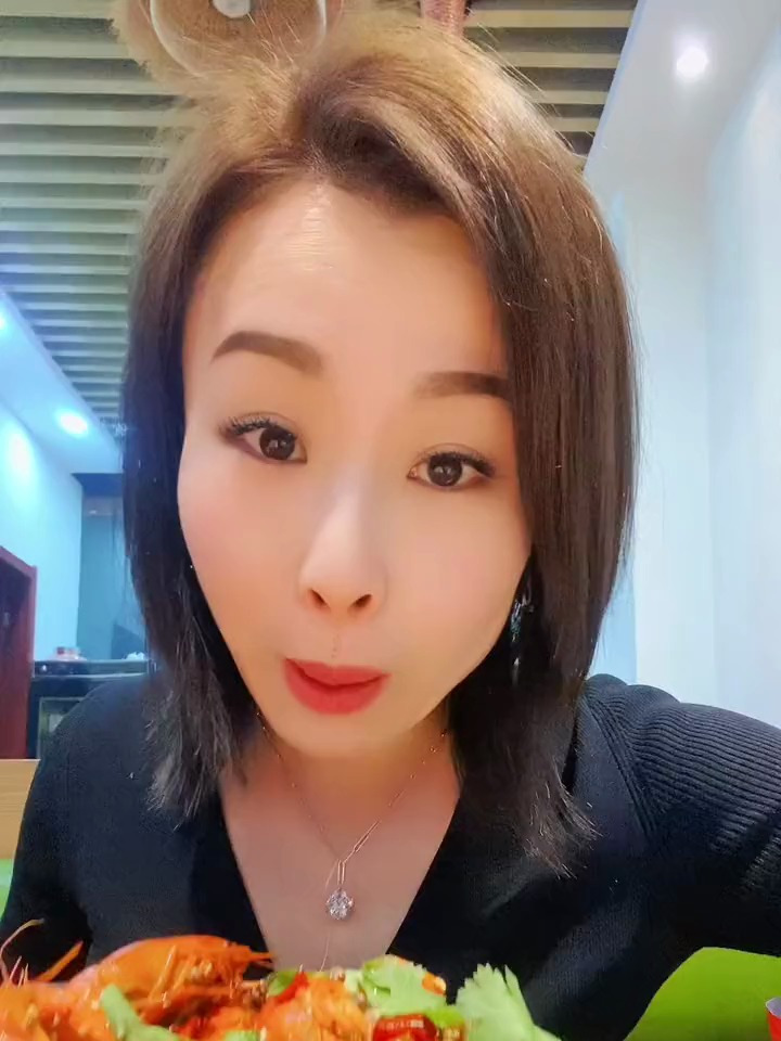 5斤麻辣小龙虾才49.950个皓月牛肉串才29.9~想解馋的来吧!