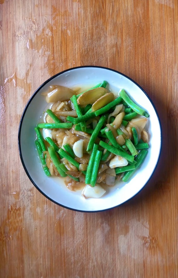 茄子怎么做最好吃,分享一道豆角炒茄子