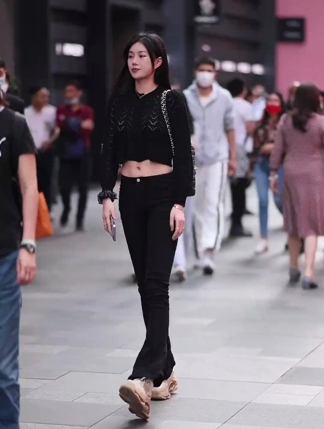 街拍美女,一米八的微胖小姐姐,该找多高的男朋友?