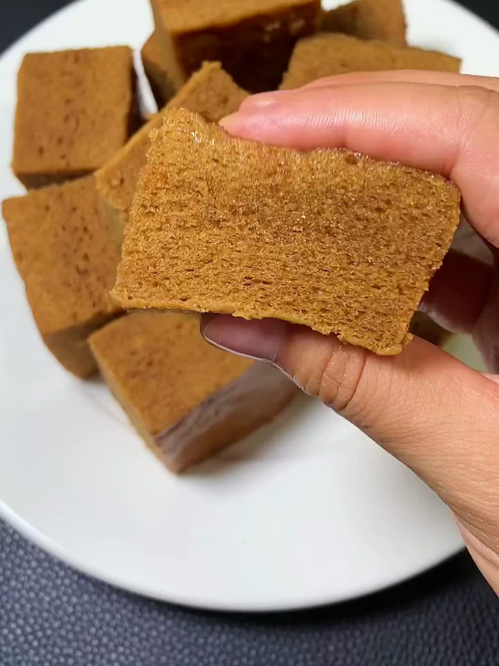 这样做的红糖马拉糕Q弹好吃不粘牙