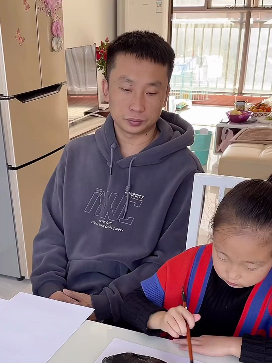 老师布置作业,让画一条鱼,我有点儿担心