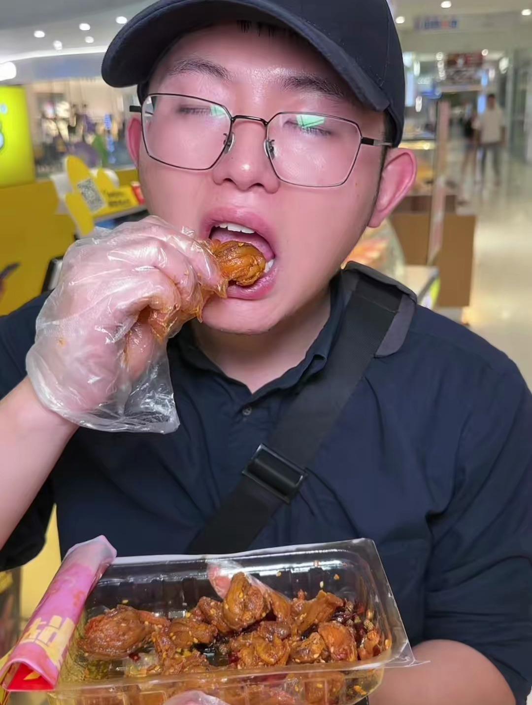 周黑鸭这波买一送一活动赶紧冲