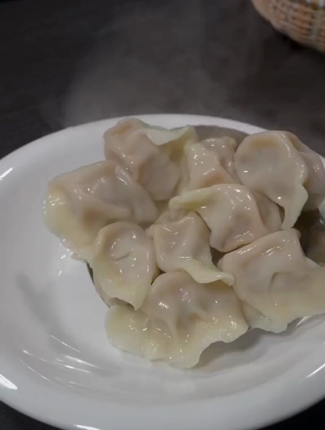 调饺子馅很多人步骤都错了,马上冬至了学会这样做饺子,鲜嫩多汁