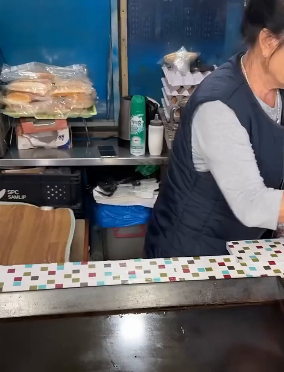 自己在家做超大韩式汉堡,超满足!