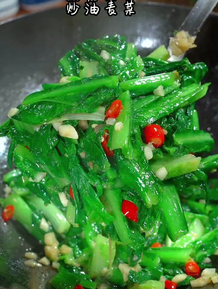 清脆爽口的炒油麦菜