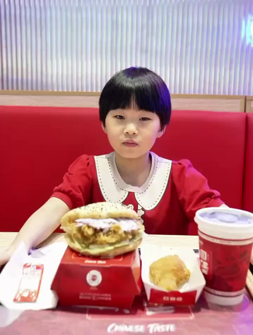 欢乐季中国汉堡丨香酥鸡腿堡
