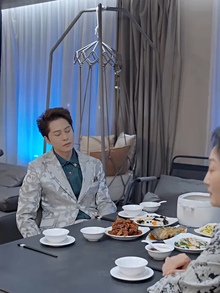 许君白首共雪飞 18