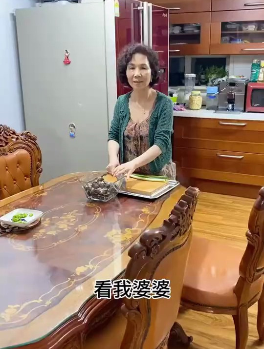 韩国婆婆做的花蛤(文蛤)汤