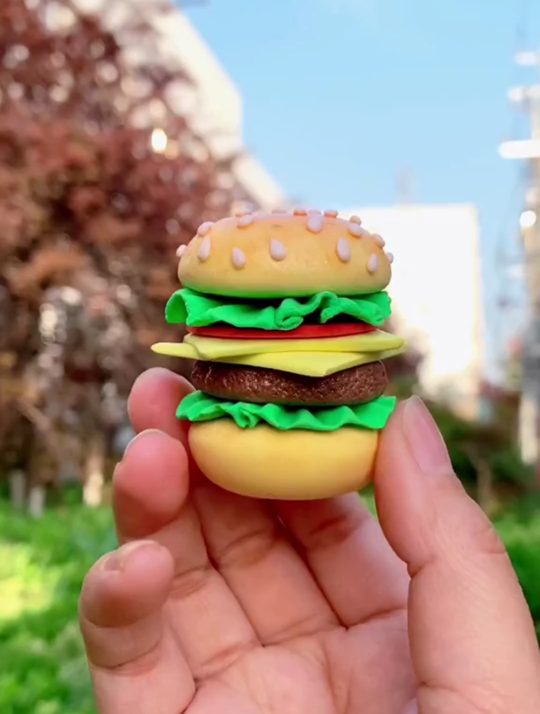 好吃的汉堡包,用黏土就能制作,带孩子一起玩起来吧