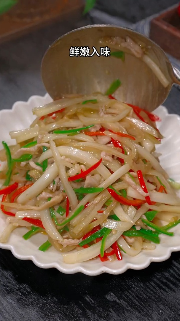 清脆可口的白菜炒肉丝