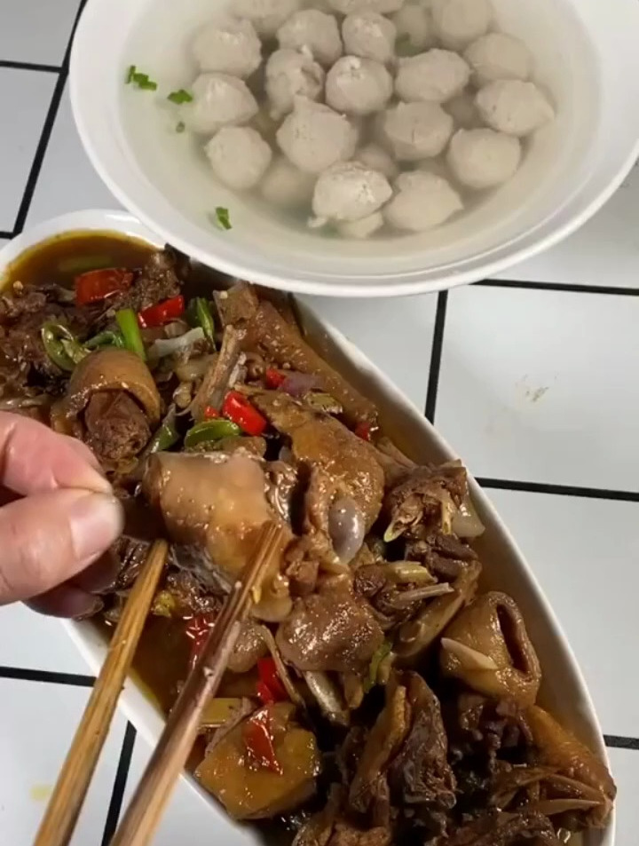 一只公鸡可以做出两道菜,真划算