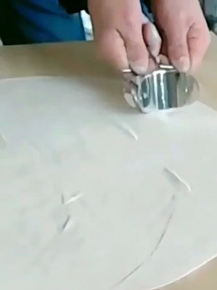 高手在民间,自制饺子皮神器,真是太方便了!