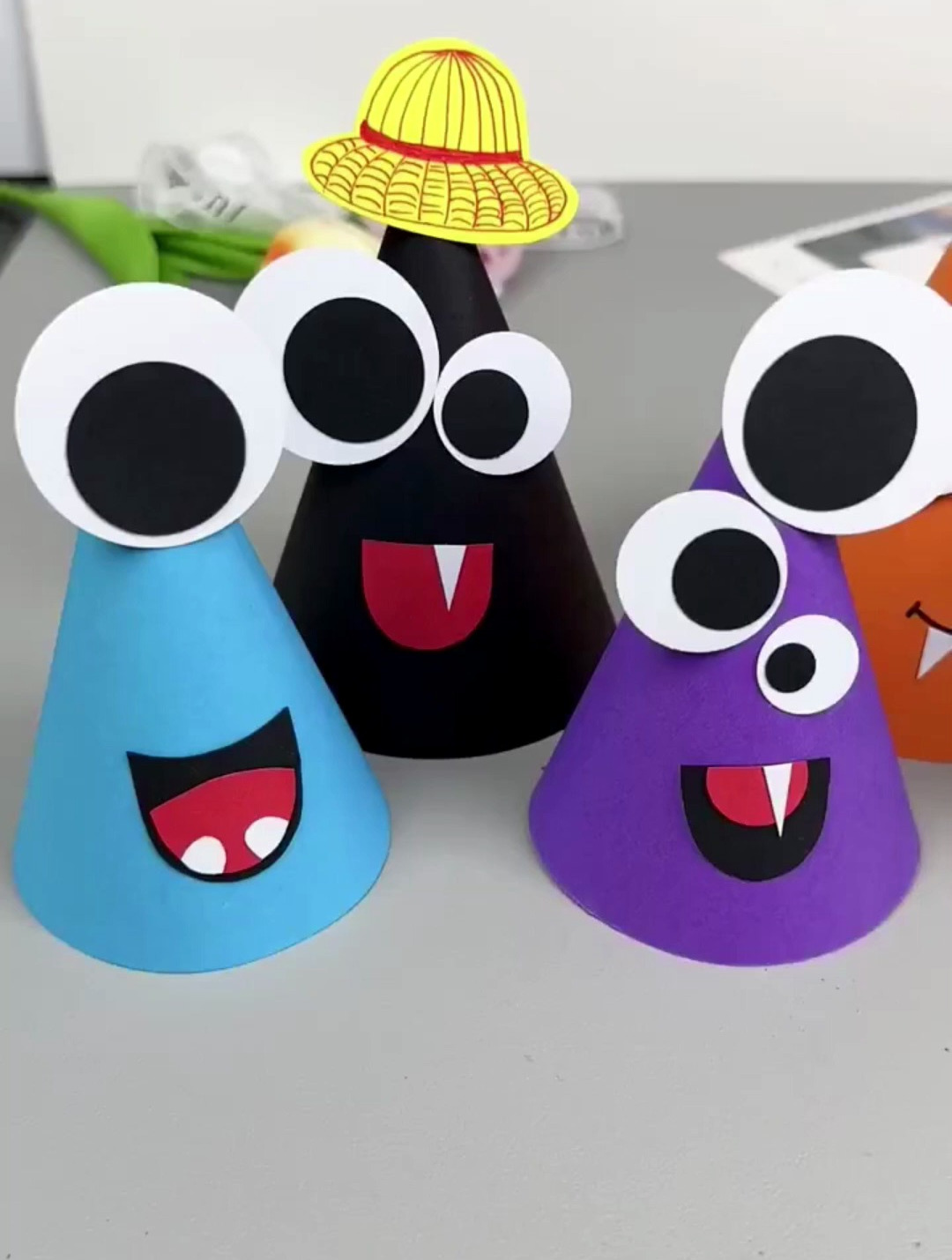 「一起来做手工 - 折纸/剪纸」搞怪表情小捣蛋!