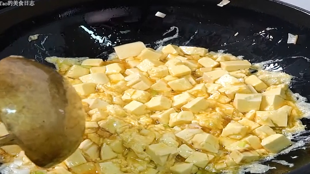 鸡刨豆腐家常新做法,营养鲜香成本还很低,老人孩子都爱吃