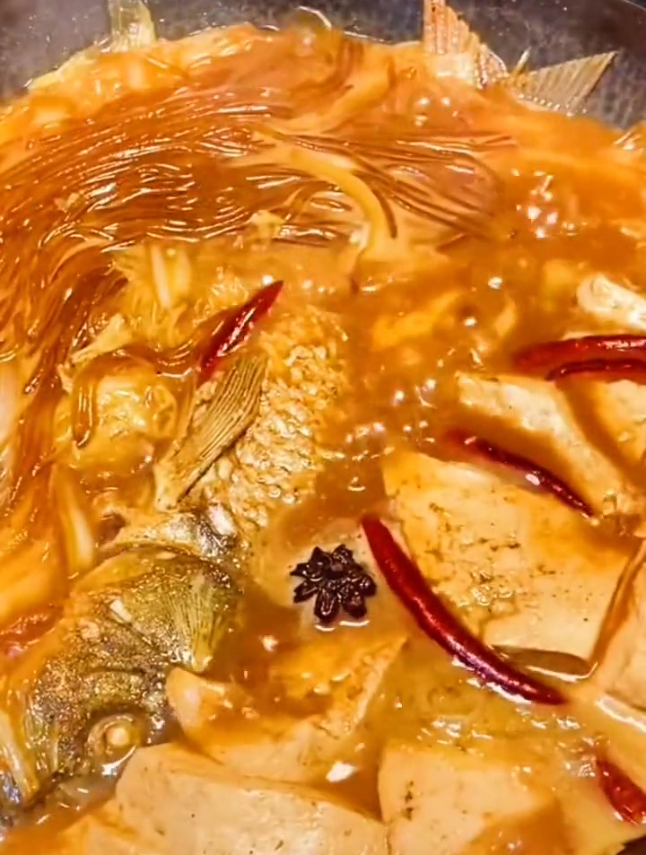 美食自己做,得莫利炖活鱼 爱生活爱美食
