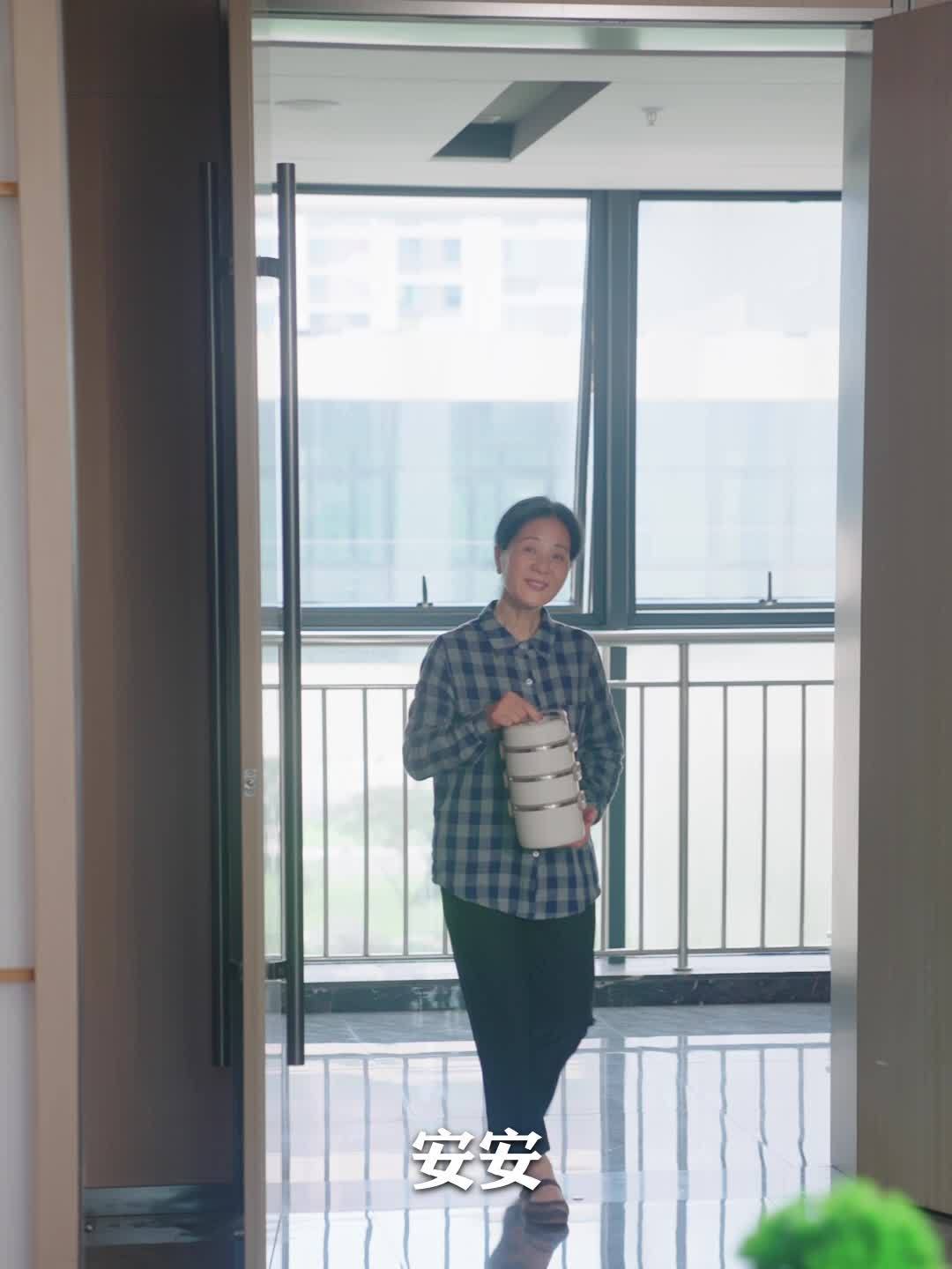 35.哑母含辛茹苦养育两个儿子,痛失小儿子,又遭大儿子嫌弃