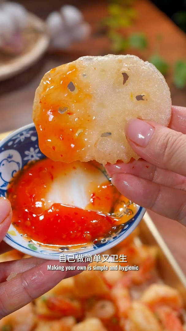 酥脆可口的葱香炸虾球