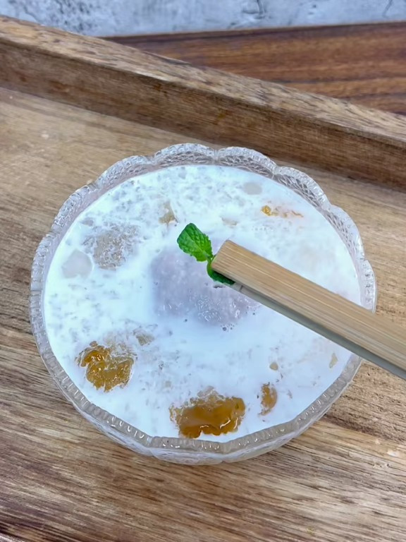 桃胶三宝香芋椰椰的做法,把奶茶换成它,好喝养生还不怕胖