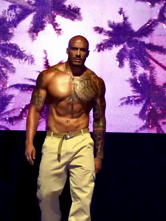 肌肉型男模特走秀,好MAN啊