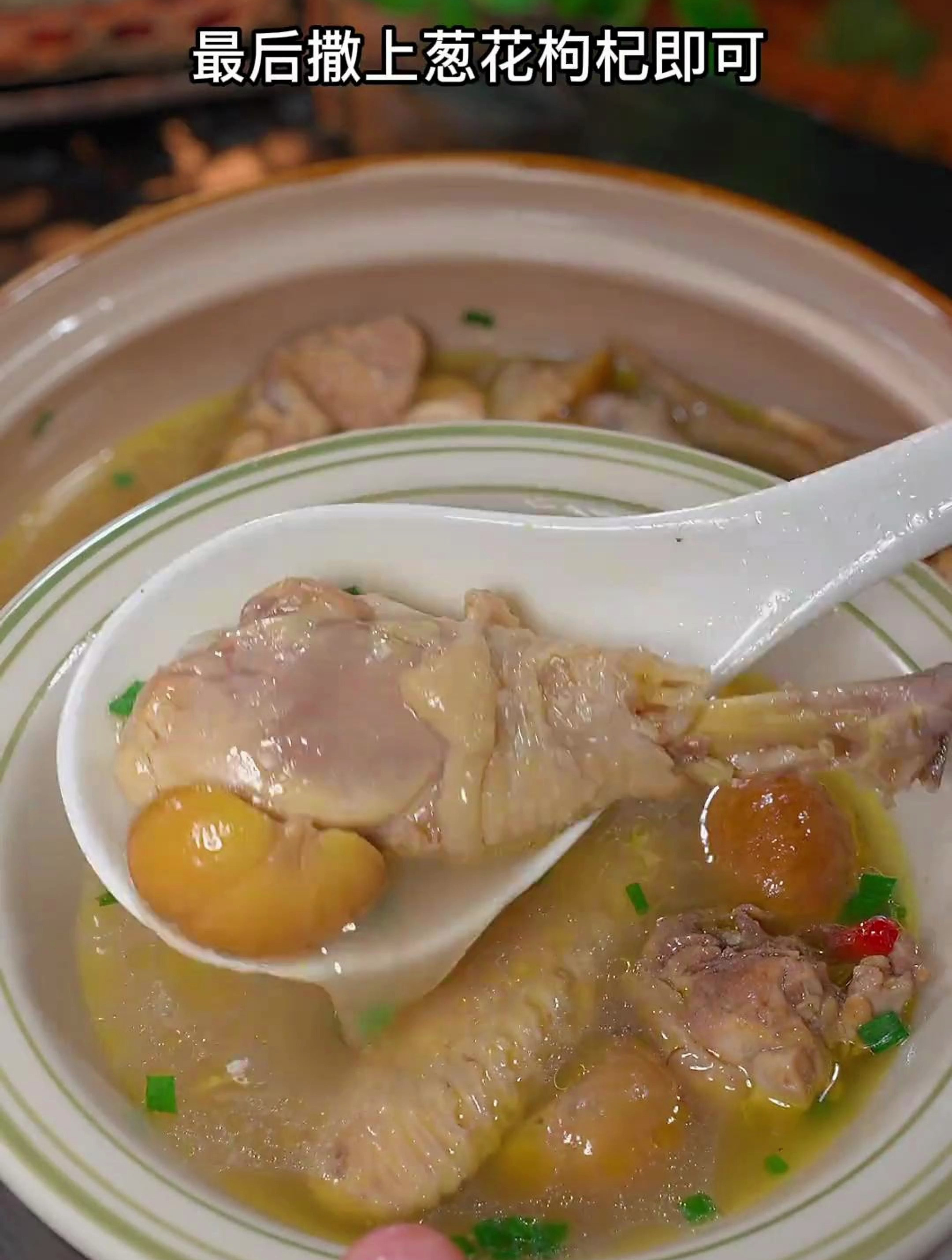 这样做的板栗炖鸡香迷糊了,大人小孩都爱吃