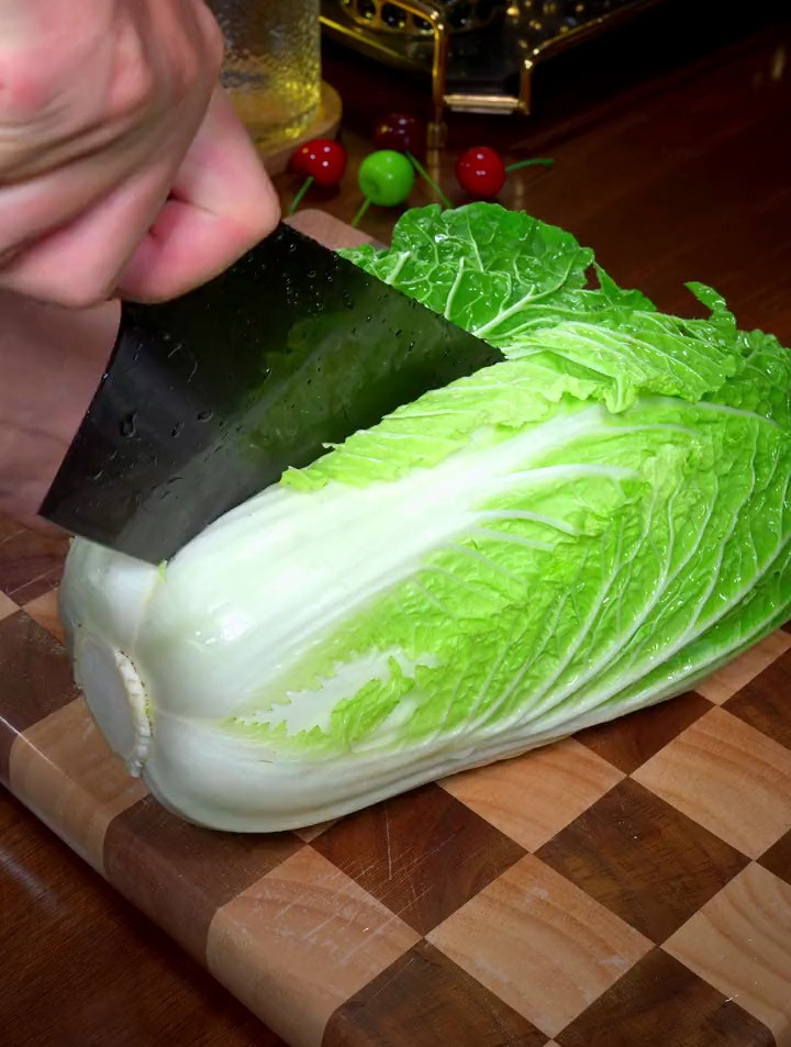 大白菜猪肉炖粉条,冬天第一锅,热乎乎的太香了