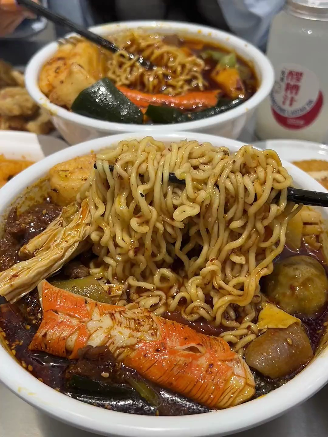 和好朋友一起来吃麻辣烫啦!