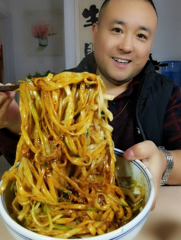 简单家乡味,鸡蛋炸酱面味道绝绝子,鲜香味美天天吃都不腻好吃