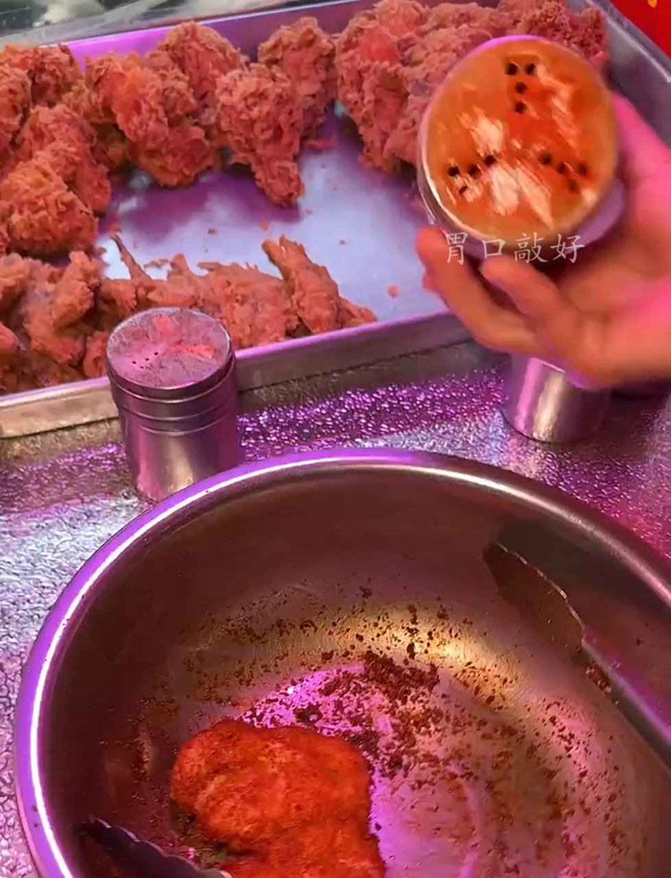 西安街头,一个汉堡配奶茶,竟然只要八块!