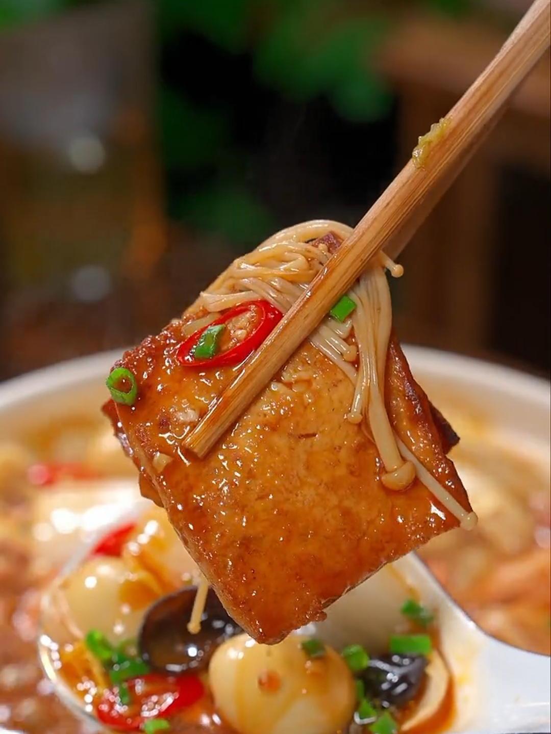 这样做的白菜豆腐煲好吃又入味