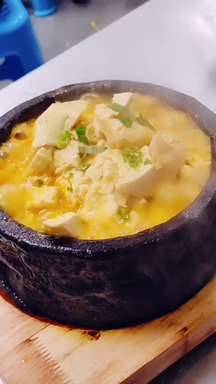 正宗的海胆石锅豆腐来了,喜欢的赶紧学起来,给家里人露一手