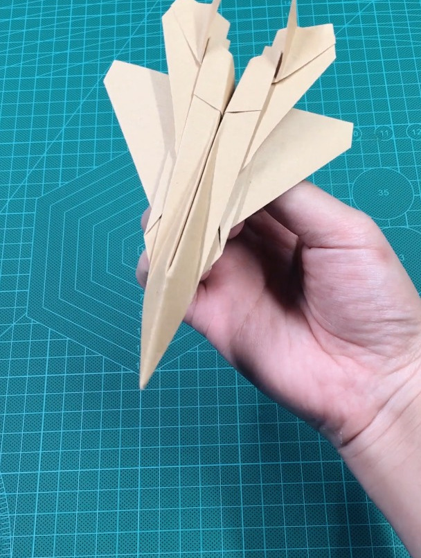 超仿真“苏-35”战斗机,你一定没见过纸飞机还能这样折!