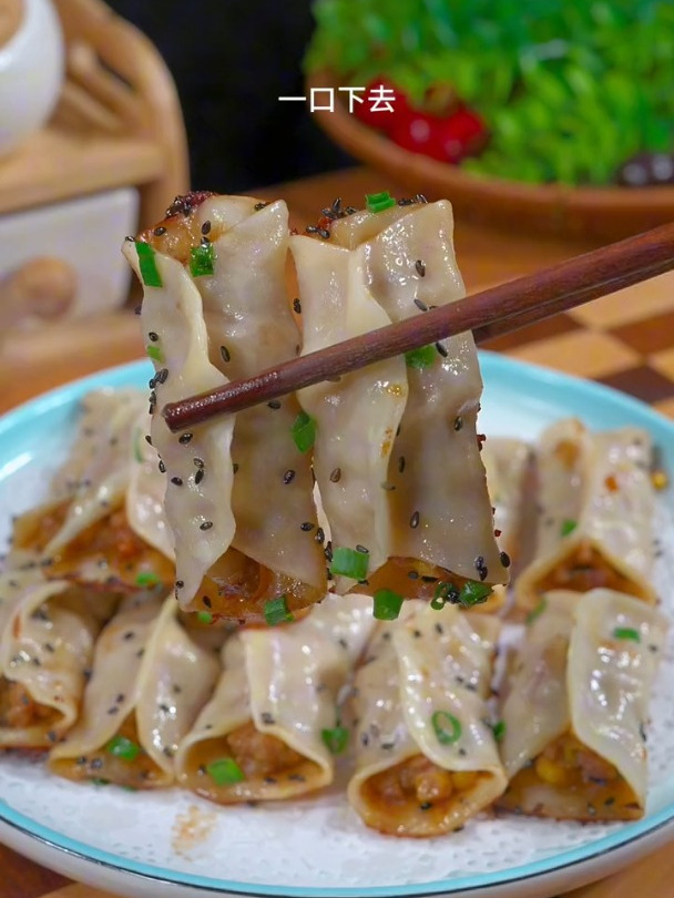 酥脆可口的生煎锅贴