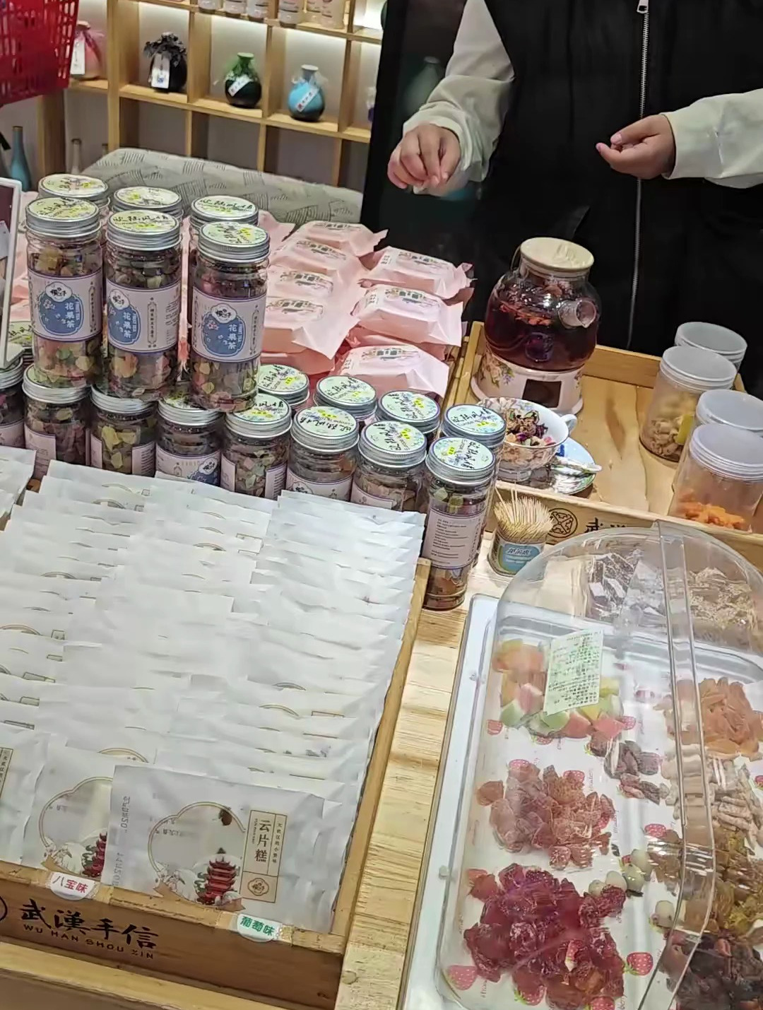 来武汉玩,怎么能不带点特产回去~