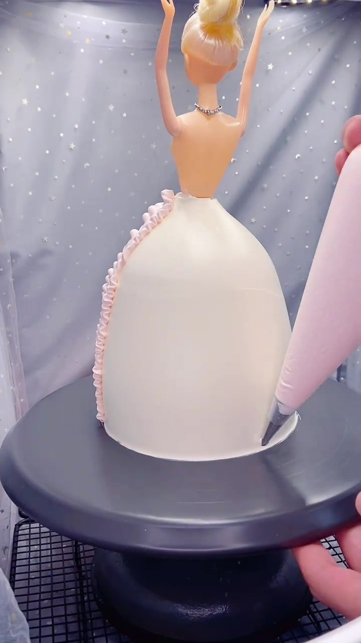 微粉芭比娃娃蛋糕制作过程