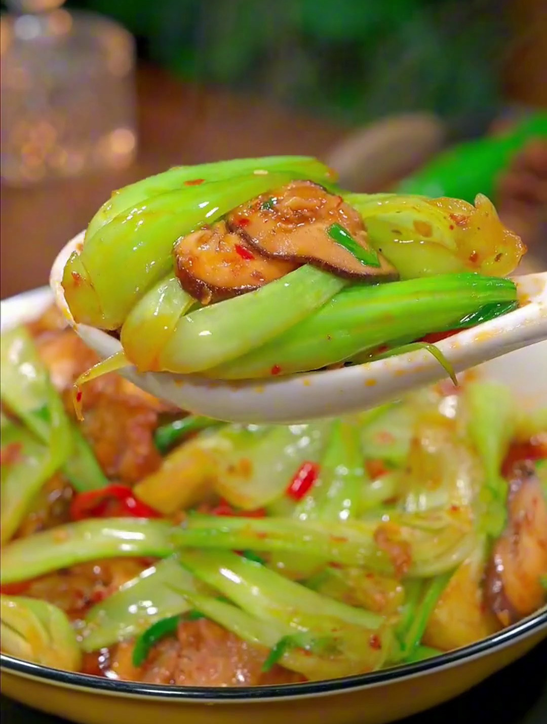 香菇炒青菜,香菇青菜简单鲜美,赶紧在家里安排起来吧