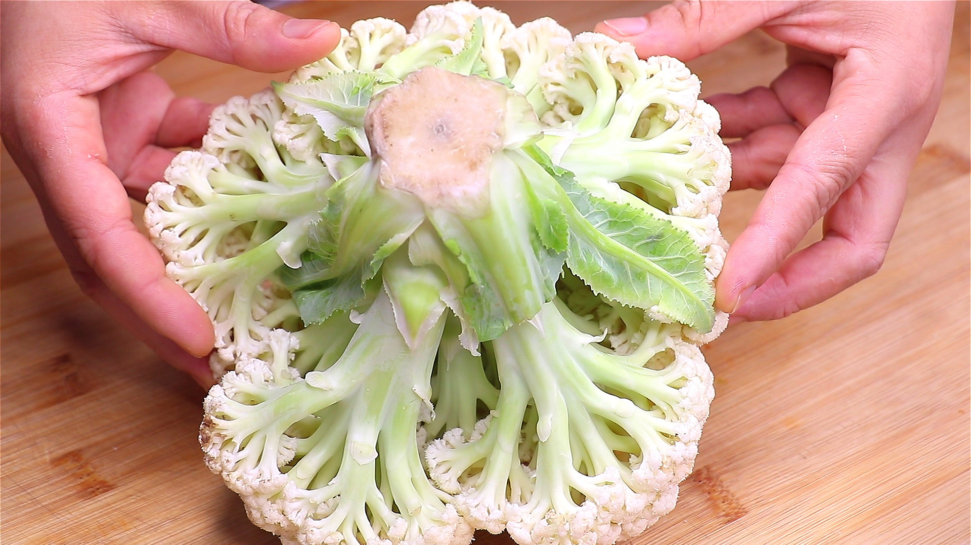 菜花一定不要只用清水洗,等于吃虫卵,教你2招,脏东西全跑光