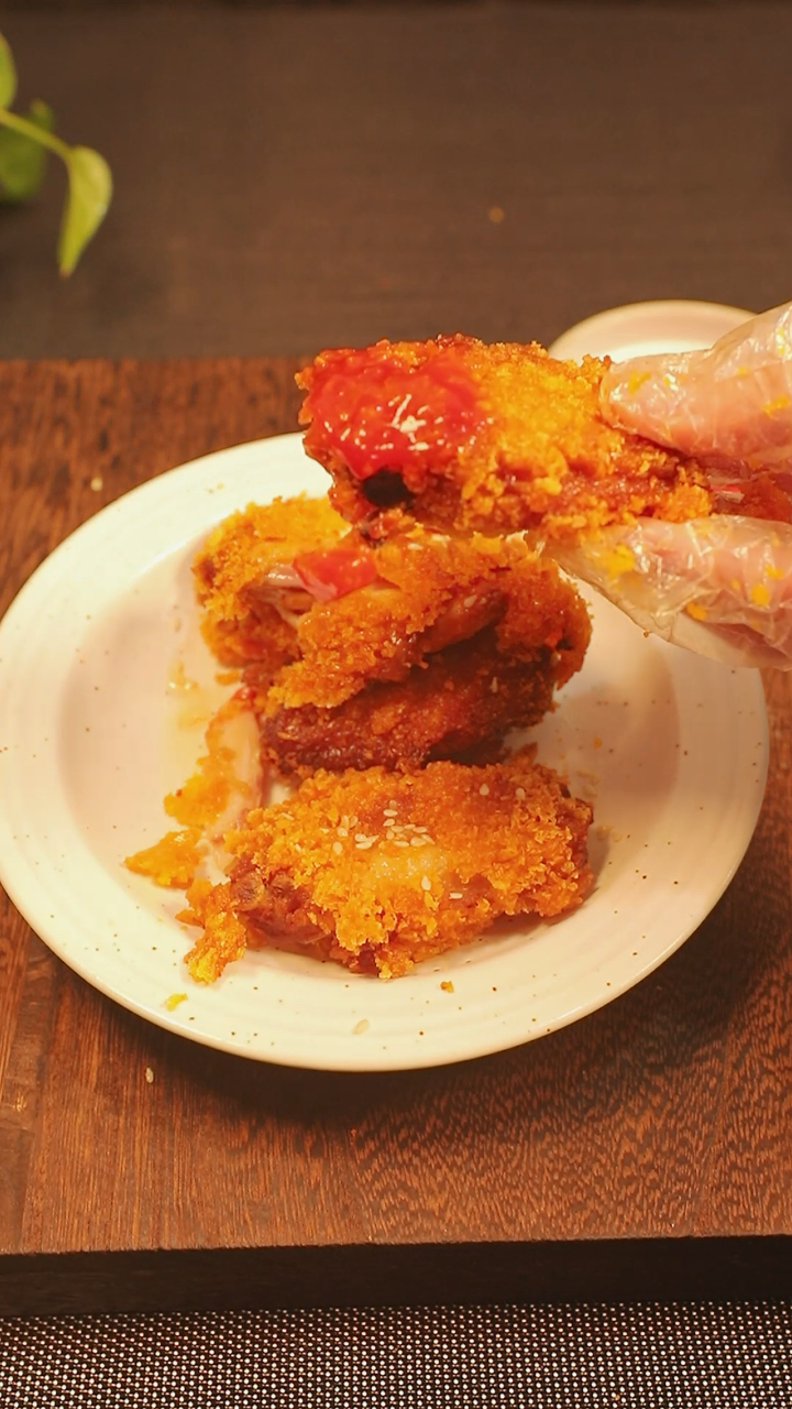 外酥里嫩的黄金鸡翅