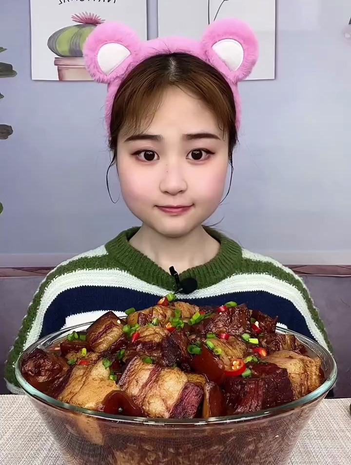 红烧肉盖浇饭,吸满肉汁的糯米饭太香了