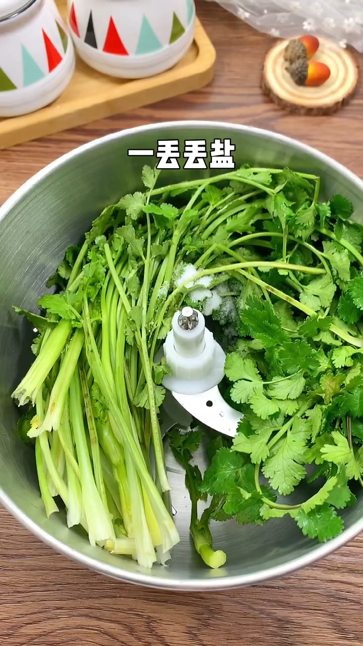 香菜猪肉水饺,不爱吃香菜的孩子都吃掉一大盘